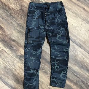 Boys size 6 Joggers